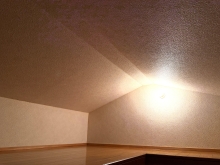 屋根裏収納